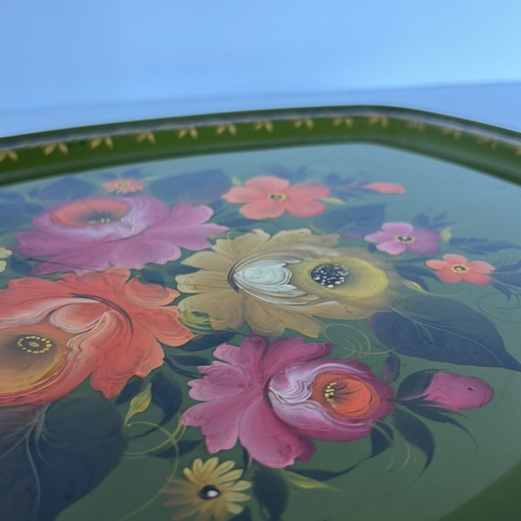 Vintage Hand Painted Flowers Black Enameled Metal Tray - Picture 5 of 7